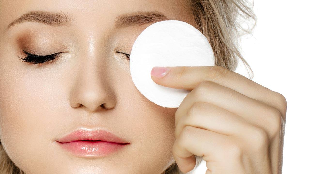 Cara Tanggalkan Mekap Supaya Wajah Tetap Maintain Muda Sinaran Wanita