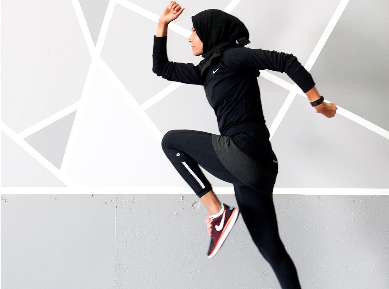 Hijab Modest Gym Outfits Modest Yoga Wear Woman With A Hijab Doing